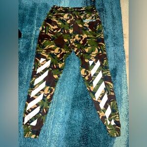 Off-White by Virgil Abloh Camo Sweatpants XL